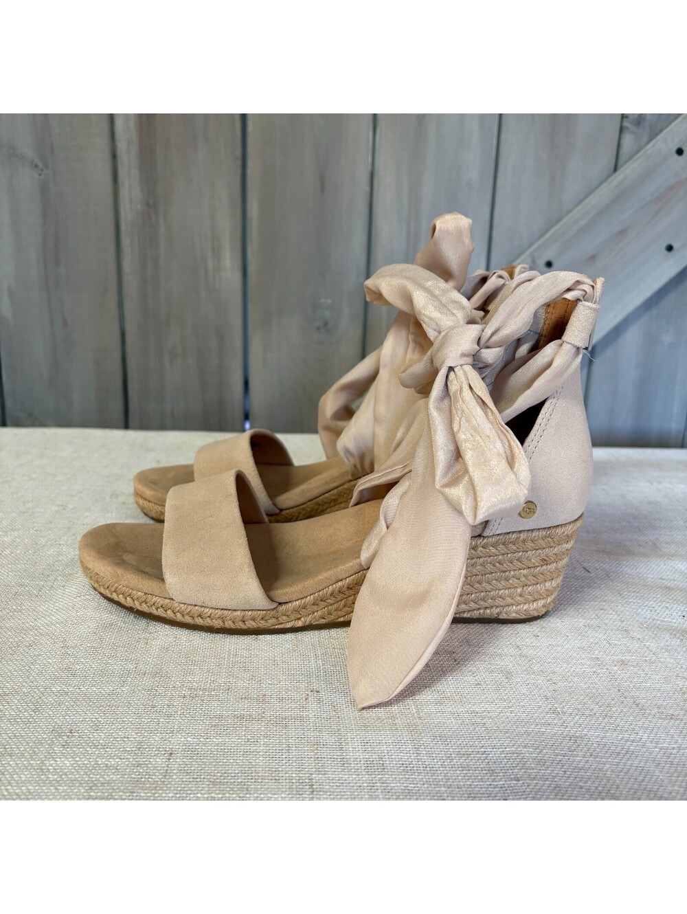 UGG Women's Beige/Tan Ankle Bow Tie Wedge raffia soles sandals - size 8 1/2